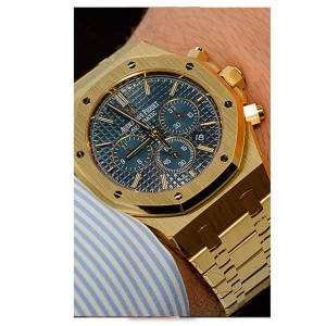 Audemars-Piguet-Gold-Royal-Oak-Blue-Arm-3